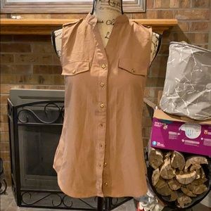 Mine Button up sleeveless shirt